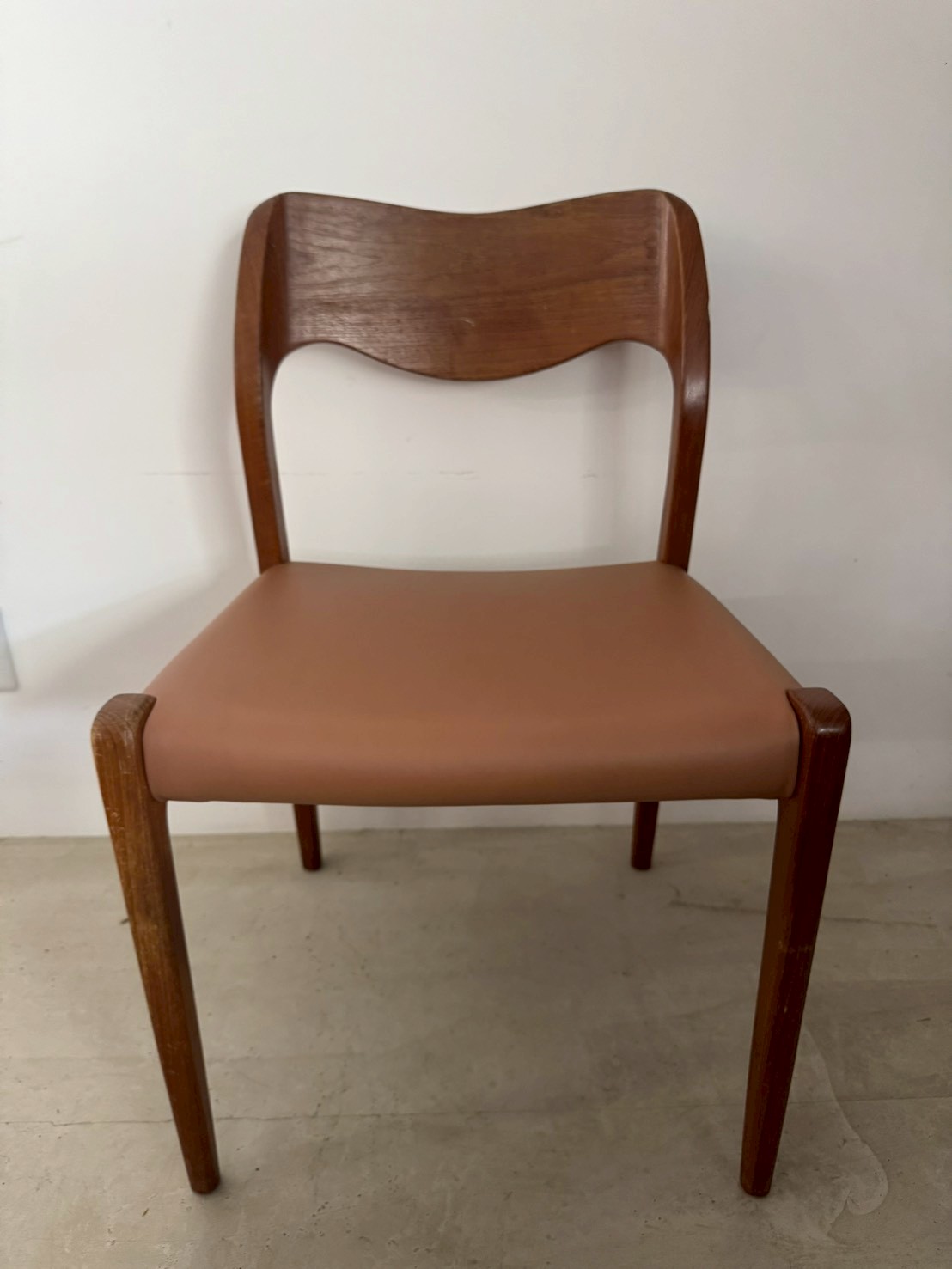 本革で張替えたJ.L. Moller NO.71