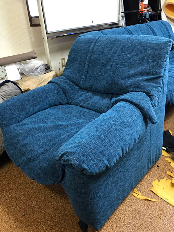 鮮やかなブルーの生地