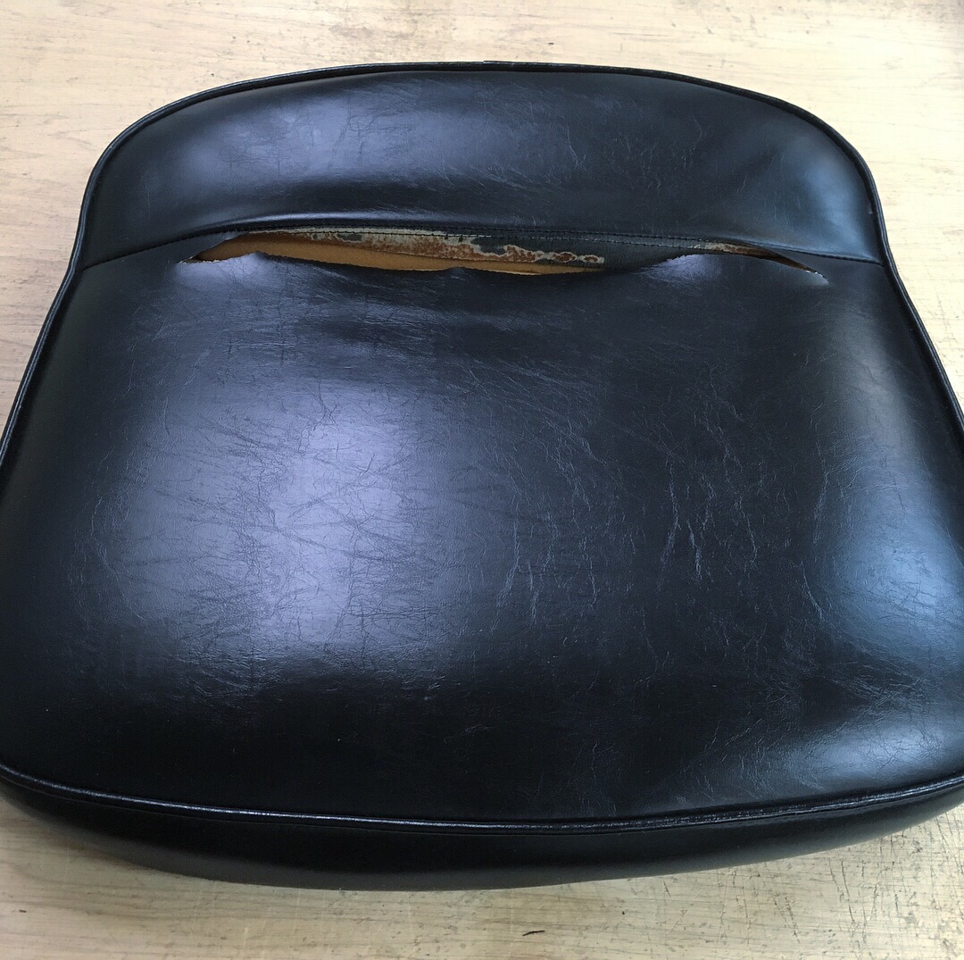 事務椅子の張替え前